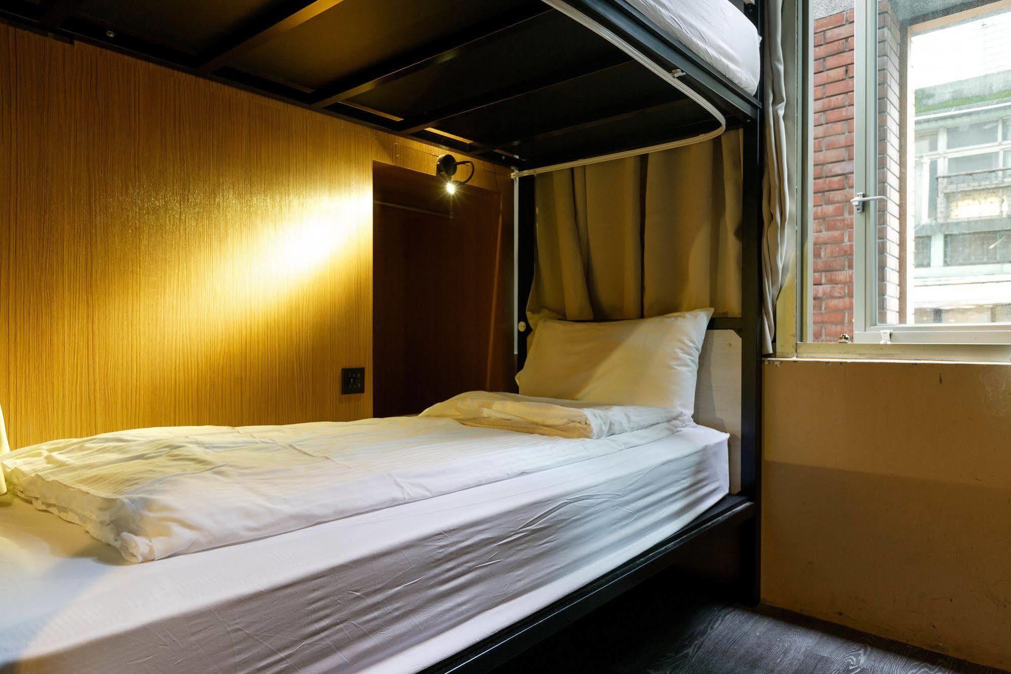 Angels Hostel Taipei Ximen Екстериор снимка