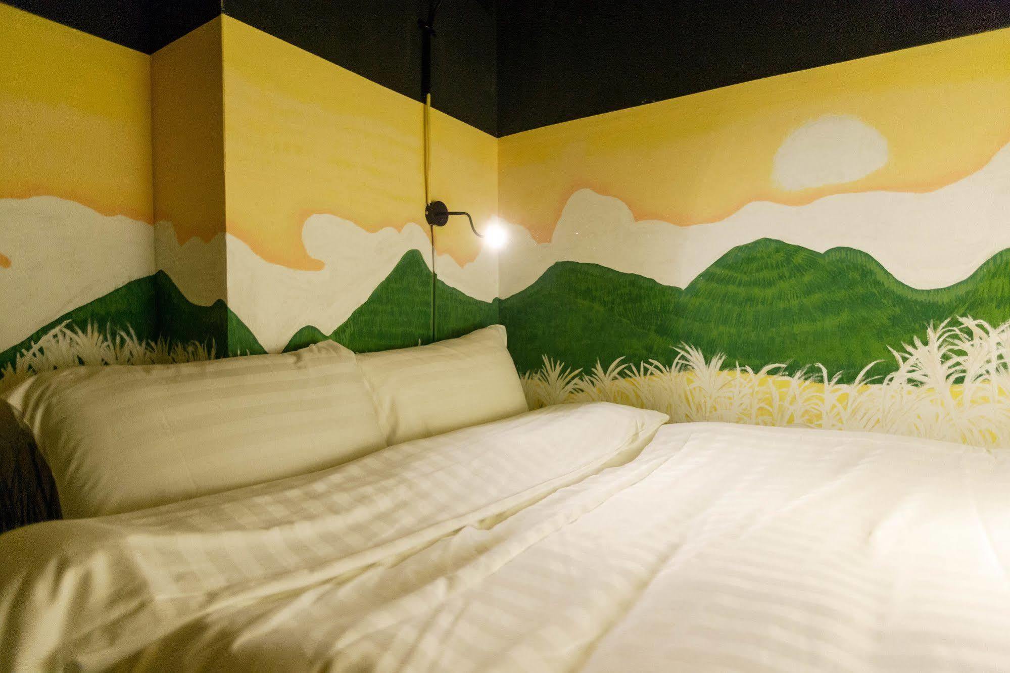 Angels Hostel Taipei Ximen Екстериор снимка